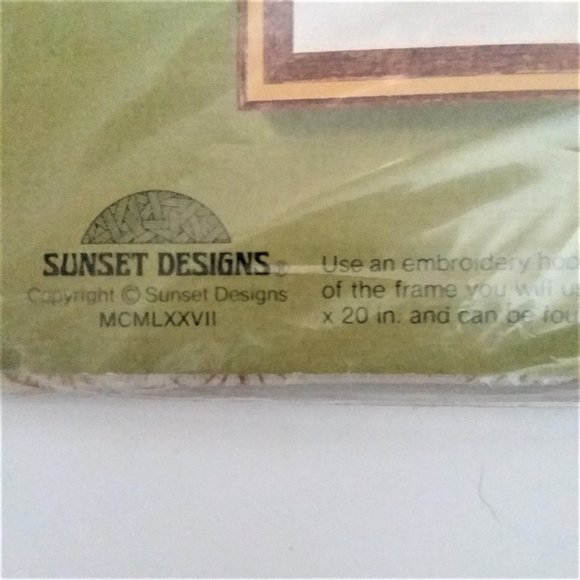 VTG Embroidery Kit Wishing Well Sunset Stitchery NEW Retro Cross Stitch Craft - Picture 4 of 4